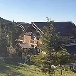 木屋 σπιτι στο βουνο