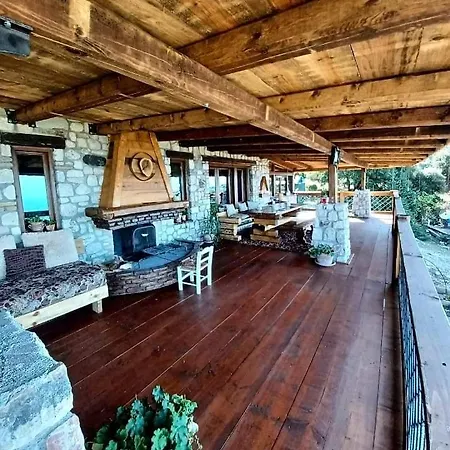 σπιτι στο βουνο *